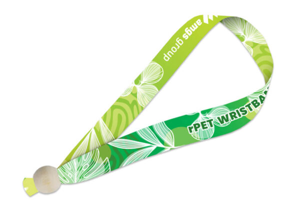 Zielona z roślinnymi wzorami ekologiczna opaska reklamowa rPET z nadrukiem logo – idealna na wydarzenia masowe.