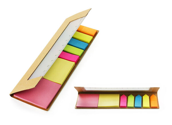 Règle avec notes adhésives. Règle transparente personnalisée avec notes adhésives colorées – objet publicitaire de bureau avec logo.